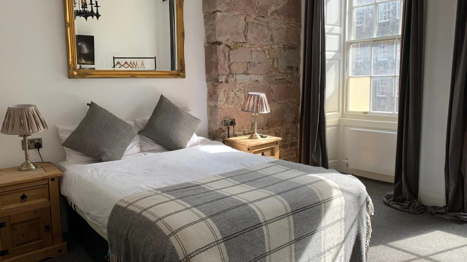 Aparthotel Royal Mile Balconies By The Castle Edimburgo Reino Unido